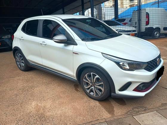 FIAT ARGO 1.8 E.TORQ FLEX HGT AT6 FIAT ARGO 1.8 E.TORQ FLEX HGT AT6